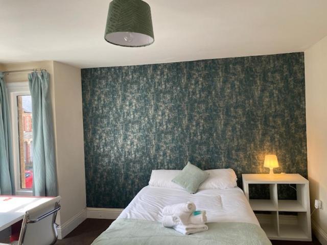 Berks Luxury Serviced Apartments,5 Bedrooms, 5 Double Beds, 2 Bathrooms, Free Super Fast Wifi & Parking Earley Exterior foto