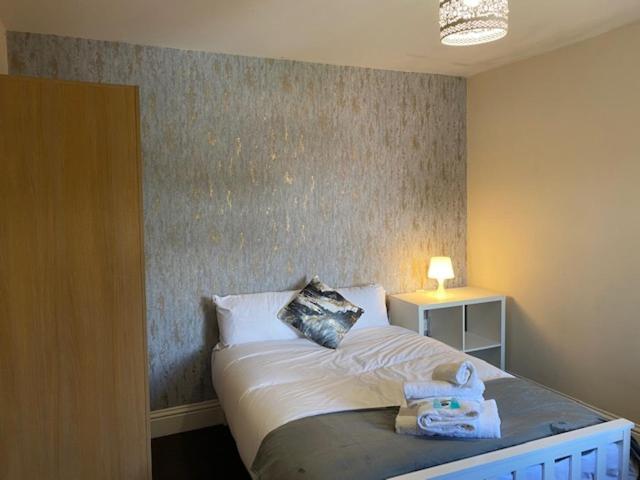 Berks Luxury Serviced Apartments,5 Bedrooms, 5 Double Beds, 2 Bathrooms, Free Super Fast Wifi & Parking Earley Exterior foto
